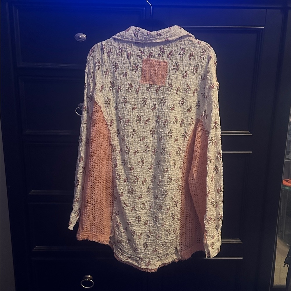 POL Floral Button-Up Blouse - White and Pink - Picture 3 of 4